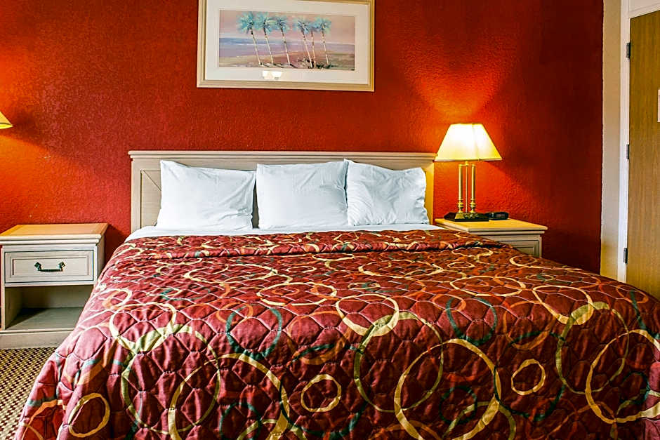 Photo 1 of 2 of 1 Double Bed