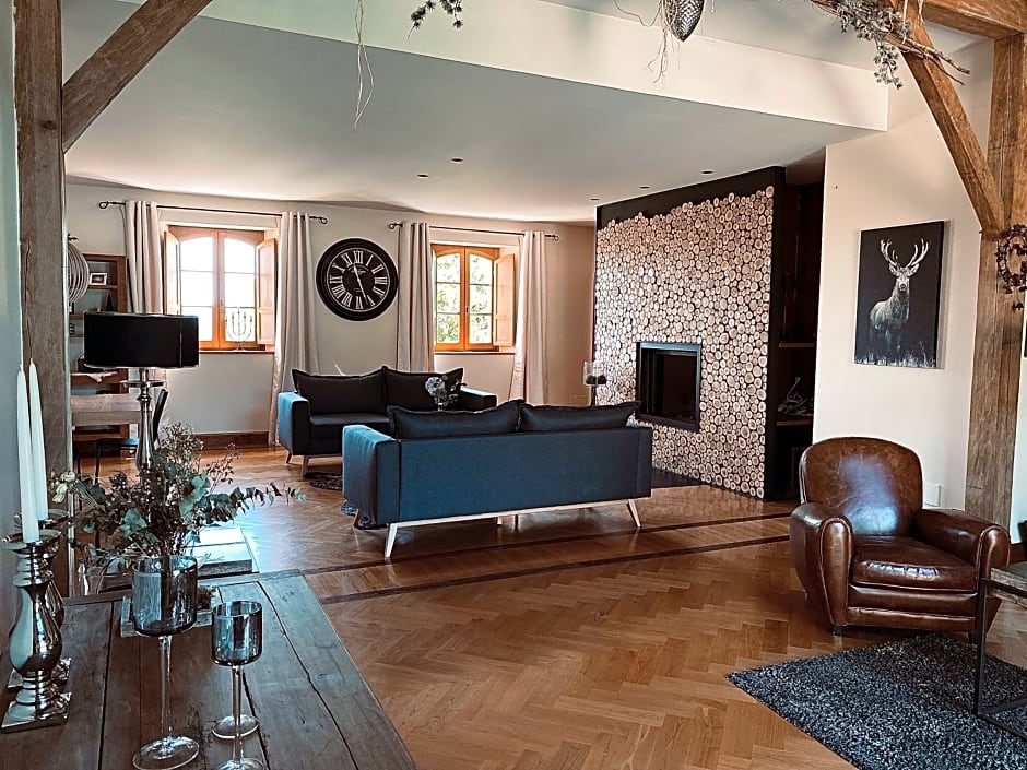 Domaine de Cazal - Chambres d'Hôtes avec piscine au c¿ur de 26 hectares de nature préservée