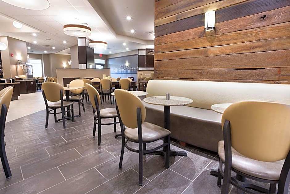 Drury Inn & Suites Louisville North