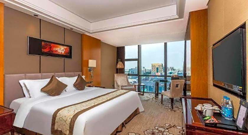 Zhangjiagang Zhonglian GDH International  Hotel