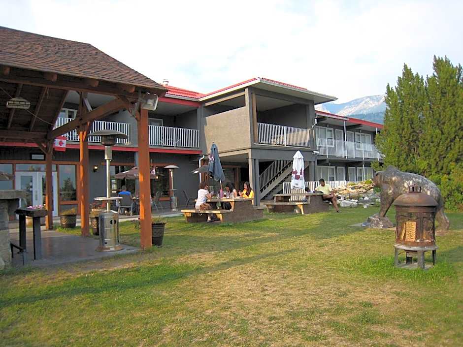 Days Inn by Wyndham Golden