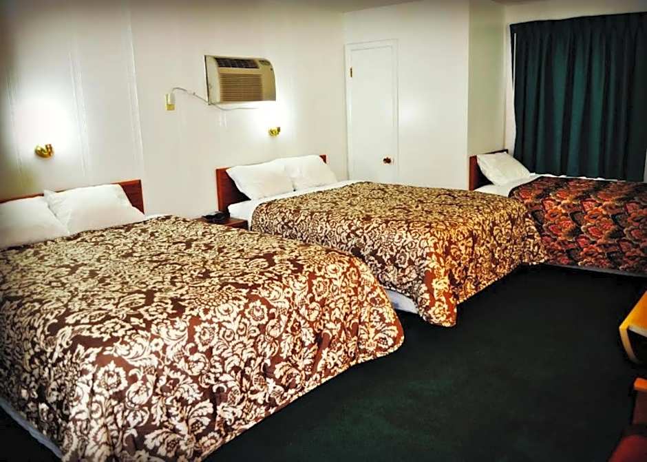 Town House Motel with Pool near Mt. Rushmore