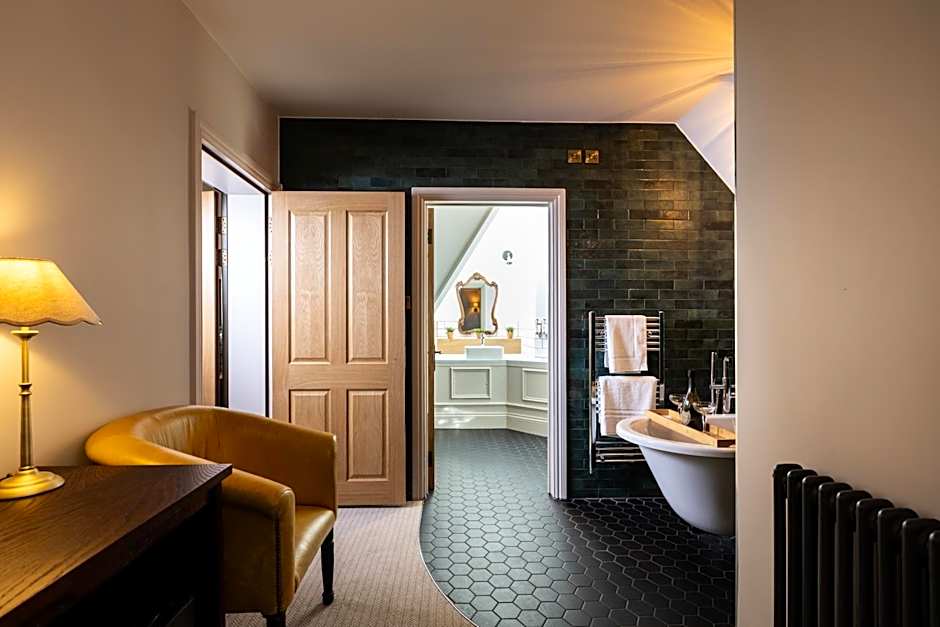 The Red Lion Hotel