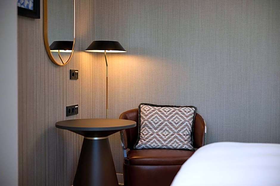 Haven Hotel Rotterdam, Curio Collection by Hilton