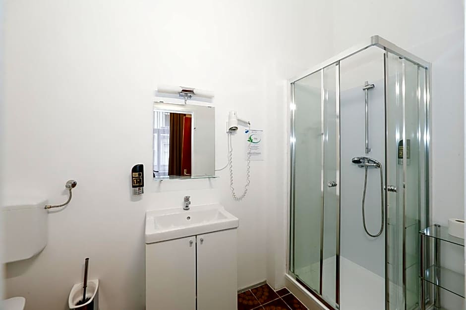 Timeout City Hotel, 5 min to city center, Self Check In