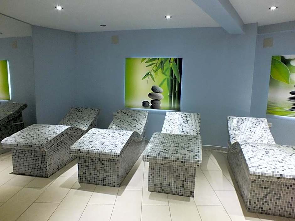 Grand Ahos Hotel