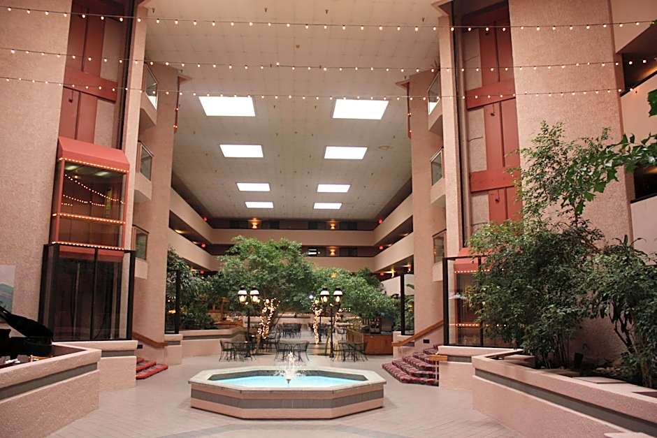 Ramada by Wyndham Viscount Suites Tucson East