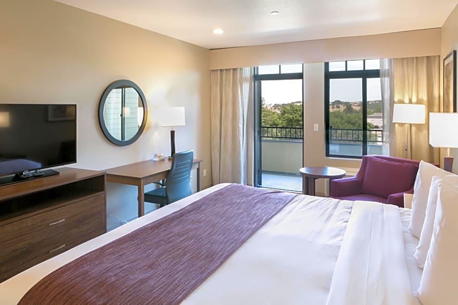 Hotel Siri Downtown - Paso Robles