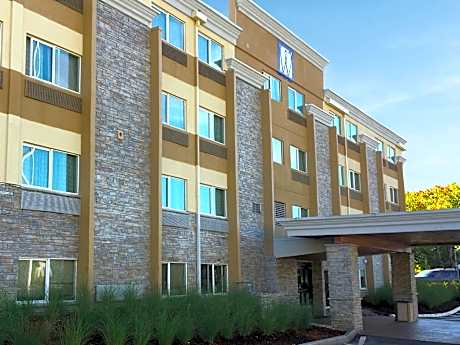 Comfort Inn & Suites Tigard near Washington Square