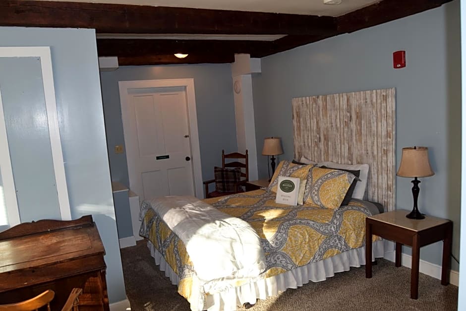 The New Hampshire Mountain Inn