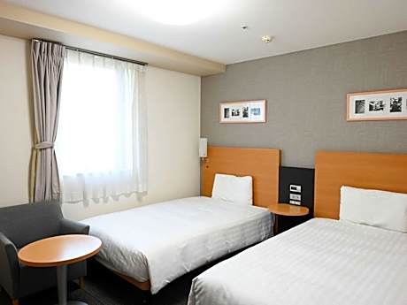 Twin Room - Non-Smoking
