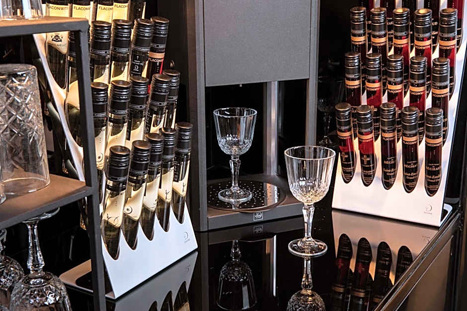 First Hotel Paris Tour Eiffel