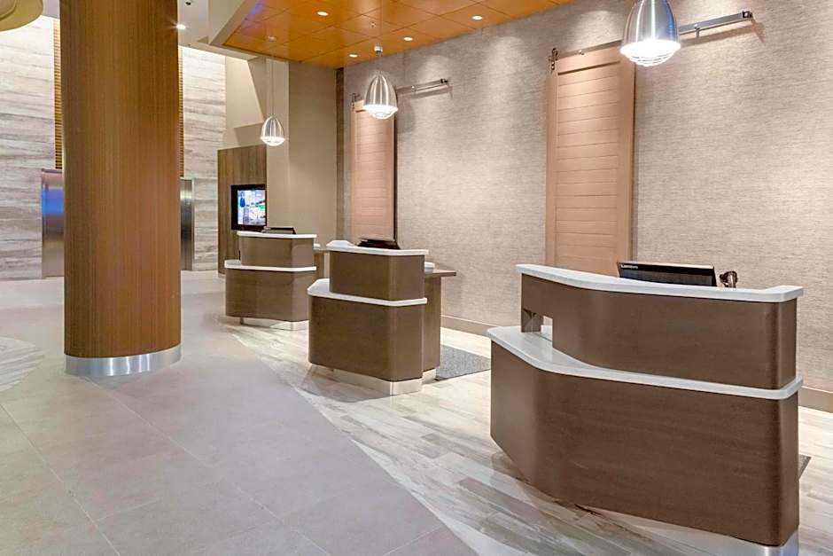 Courtyard by Marriott Dallas Downtown / Reunion District