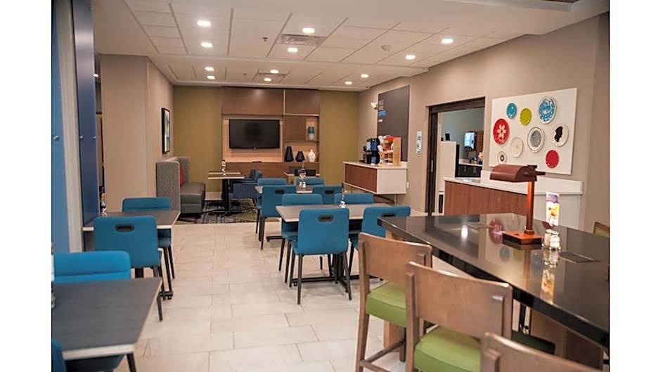 Holiday Inn Express Hotel & Suites Norfolk By IHG