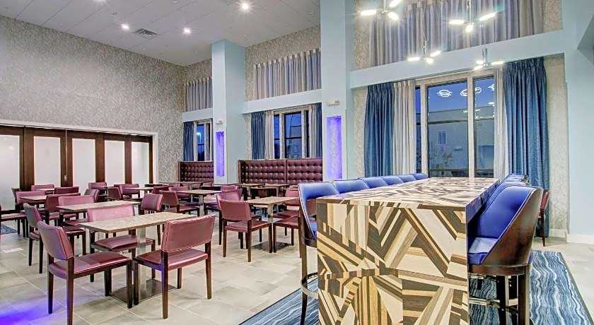 Hampton Inn & Suites Boston/Stoughton