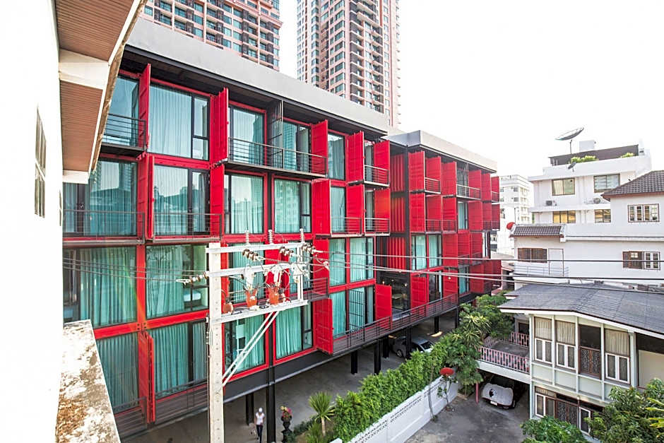 Sleepbox Sukhumvit 22