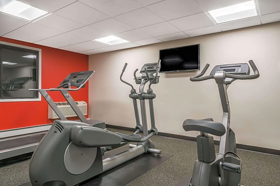 Ramada by Wyndham Minneapolis Golden Valley