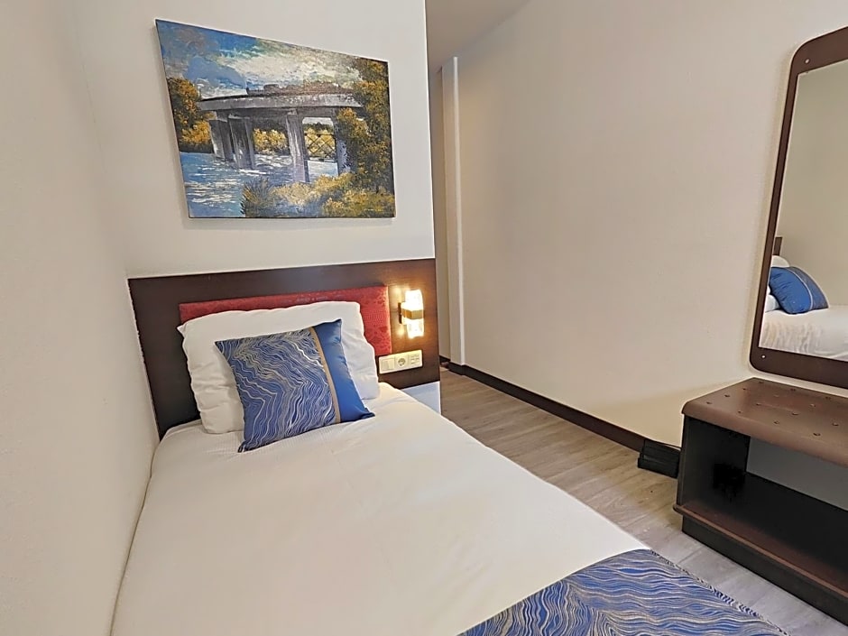 CN-Hotel