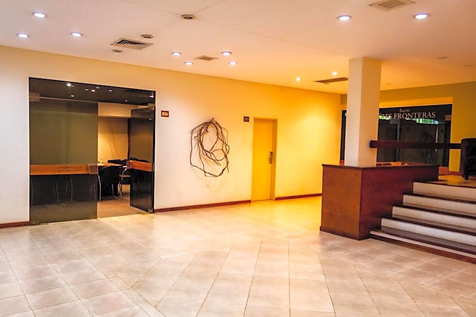 Hotel Raices Esturion