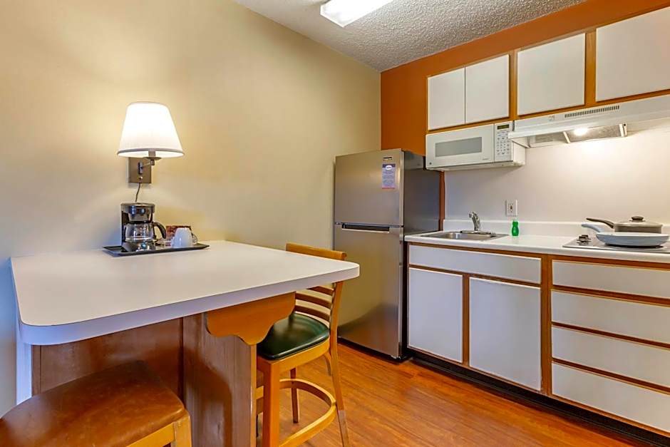 Suburban Studios Albuquerque Uptown