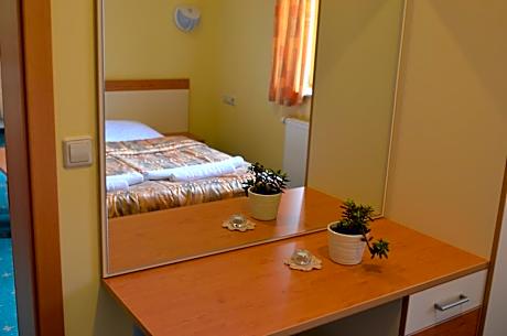 Apartment (2 Adults + 1 Child)