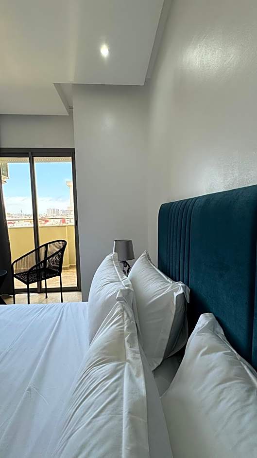 7th Floor 3BR with Terrace - AppartAli Luxury Platform