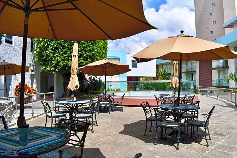 Country Hotel & Suites