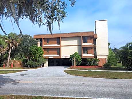 Charlotte Bay Resort