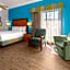 La Quinta Inn & Suites by Wyndham Pittsburgh Airport