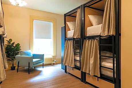 Mixed Dormitory Room