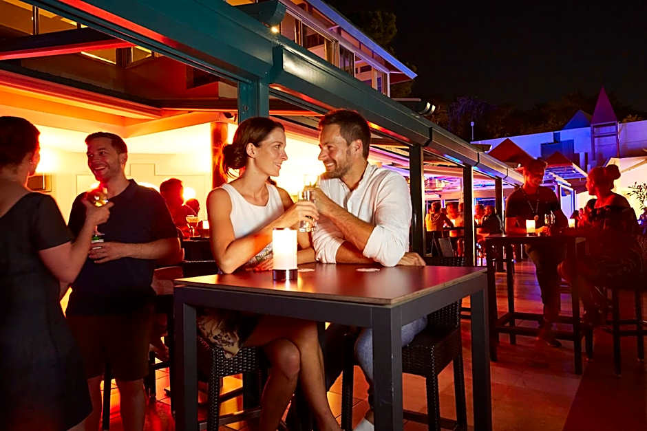 ROBINSON PAMFILYA - All Inclusive