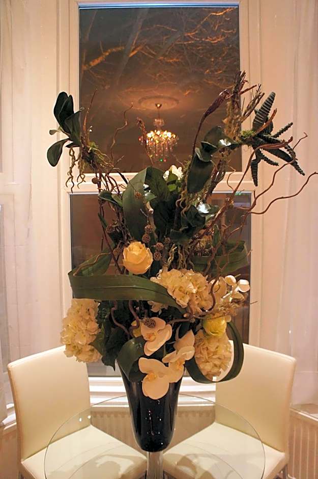 Sapphire Hotel London