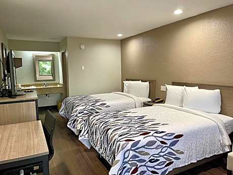 Deluxe Room with Two Double Beds Non-Smoking Renovated