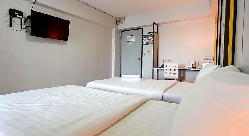 Regent Ngamwongwan Hotel