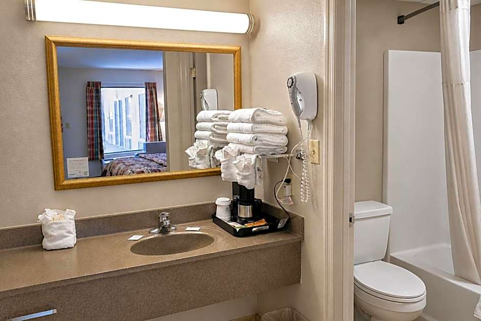 Days Inn by Wyndham Apple Valley Sevierville