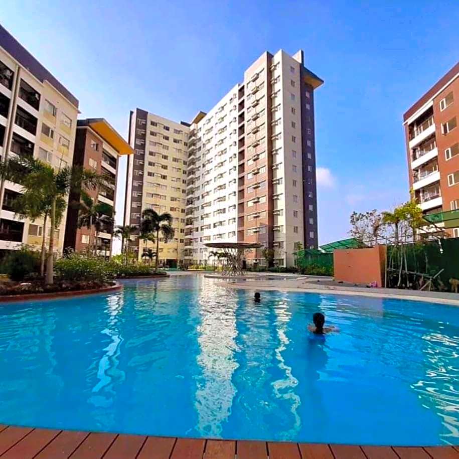 AVIDA ATRIA T2- B, near S&R and SM city by Denice