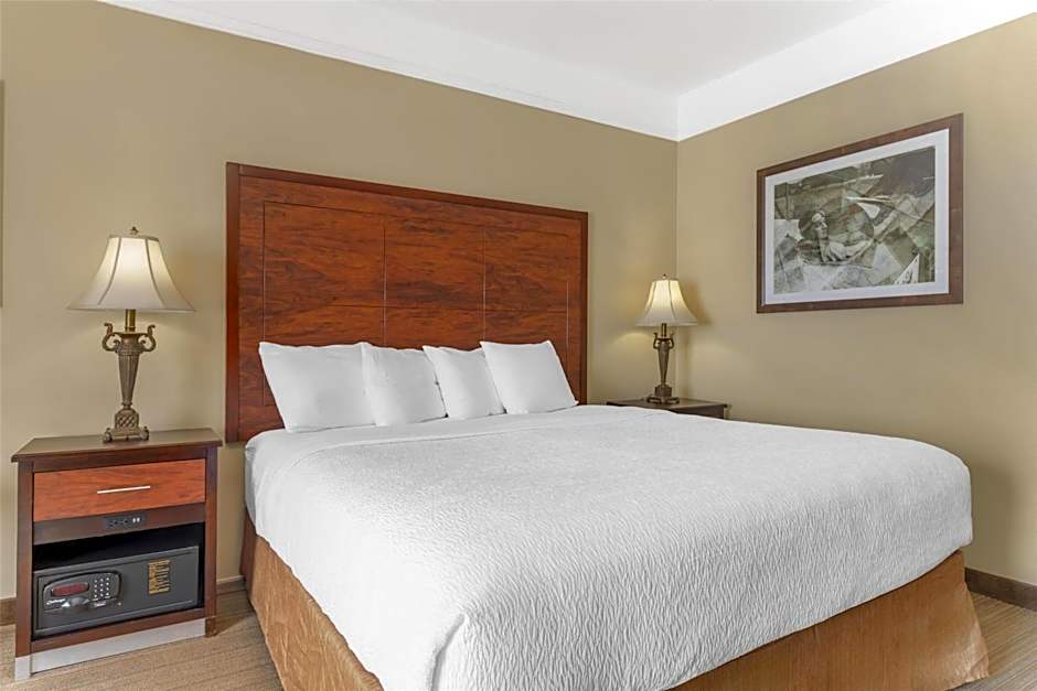 Best Western Plus Monica Royale Inn & Suites