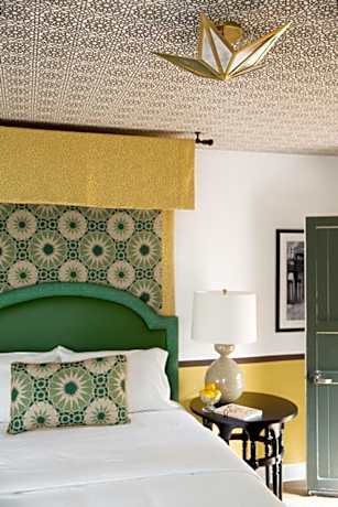 Queen Room with Garden View