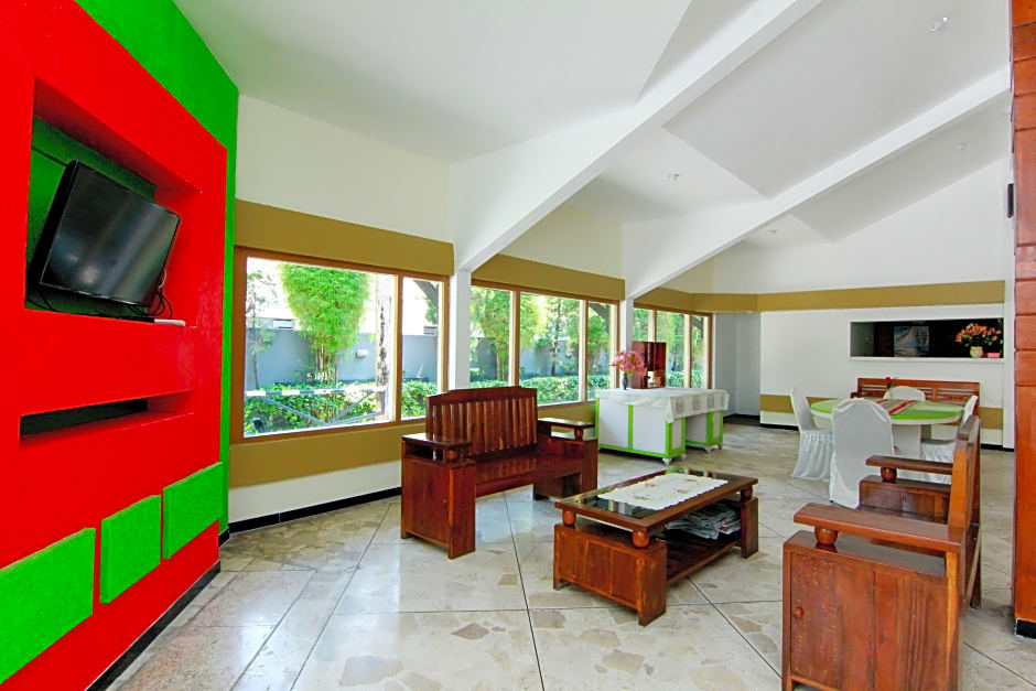 The Soemarsono Hotel by ZUZU