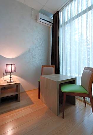 Deluxe Double Room with Shower