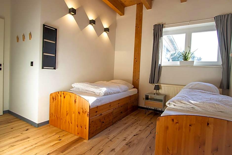 Hostel oder Ferienwohnung 1-16 Personen im BLAUEN HAUS