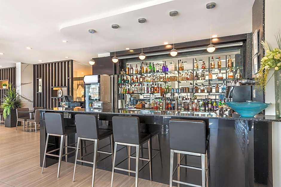 Executive Residency by Best Western Calgary City View North