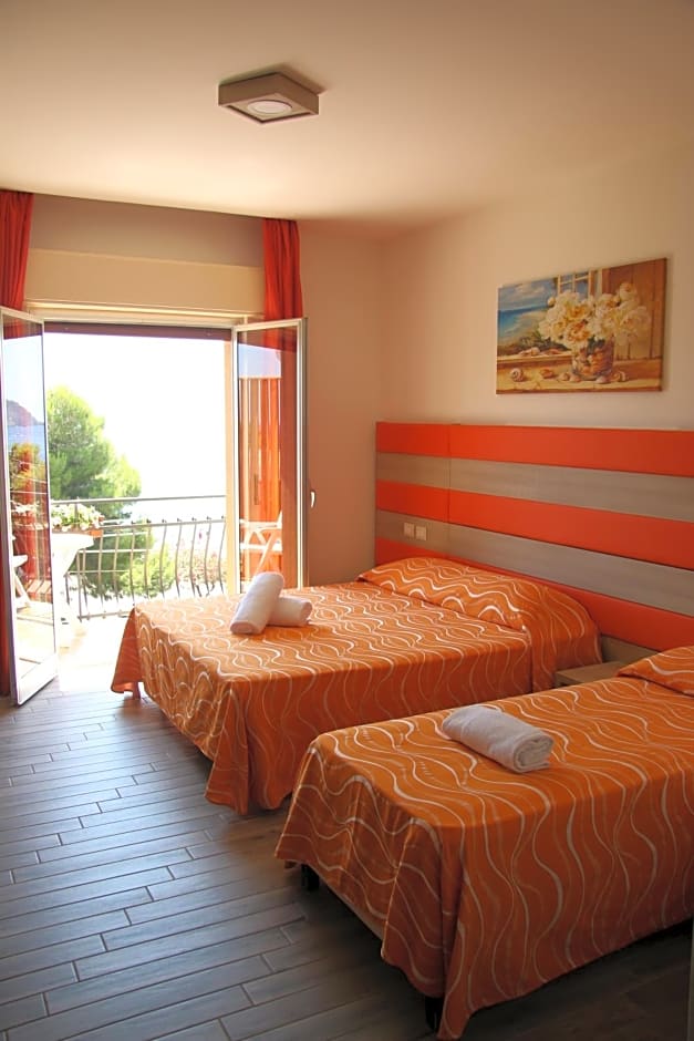 ChrisMare Hotel