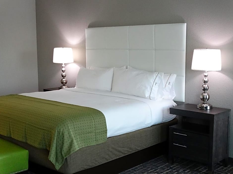 Holiday Inn Covington, an IHG Hotel