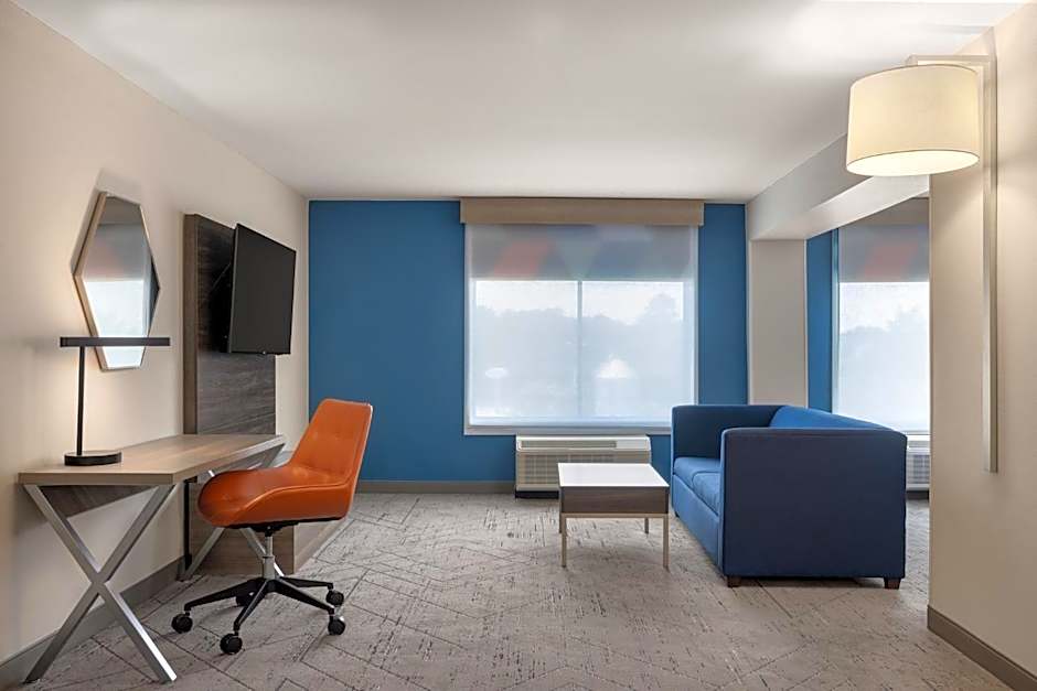 Holiday Inn Express Fayetteville-Fort Bragg