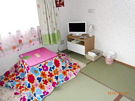 Japanese-Style Economy Single Room with Shared Bathroom