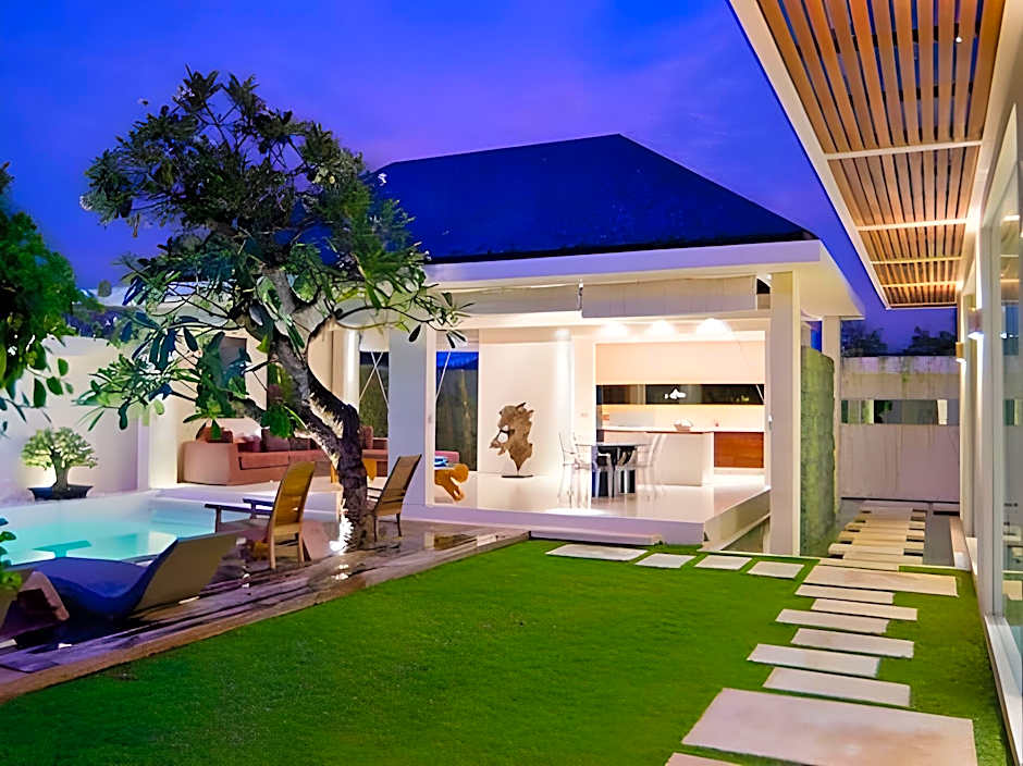 Chandra Bali Villas
