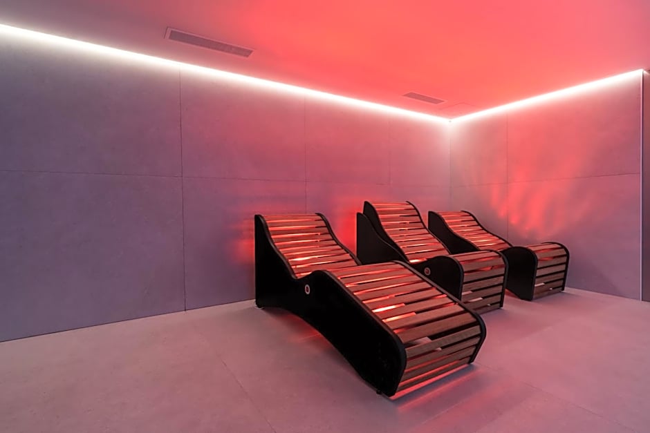 Suites Plaza Hotel & Wellness