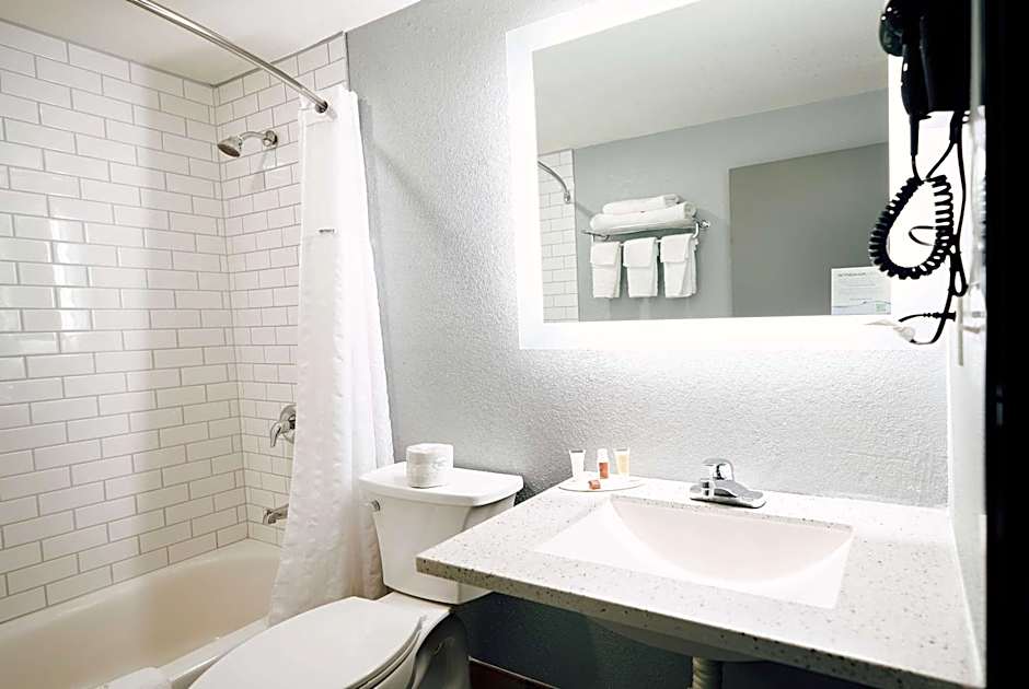 Super 8 by Wyndham Pueblo