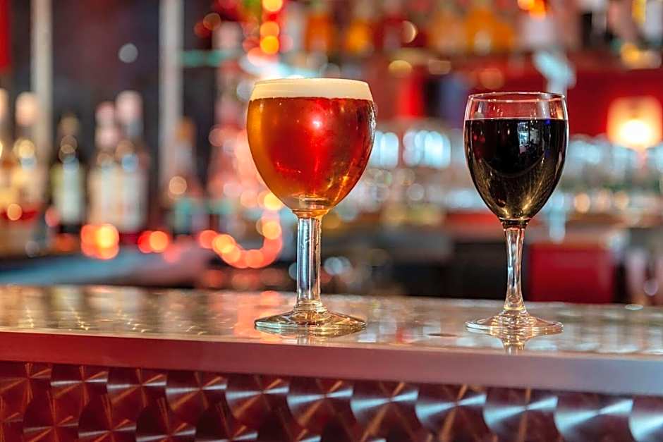 Hotel The Originals Bernay Acropole